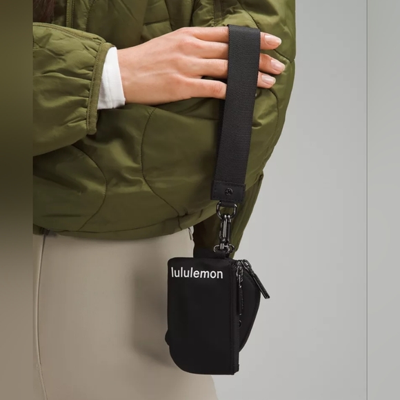 Lululemon Dual Pouch Wristlet Black CHF58 - Picture 2 of 4